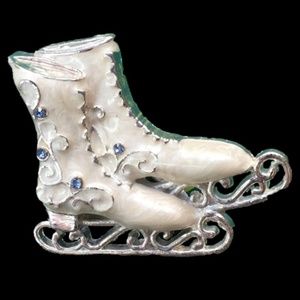 Figure Skates Brooch Silver Tone Metal C Clasp